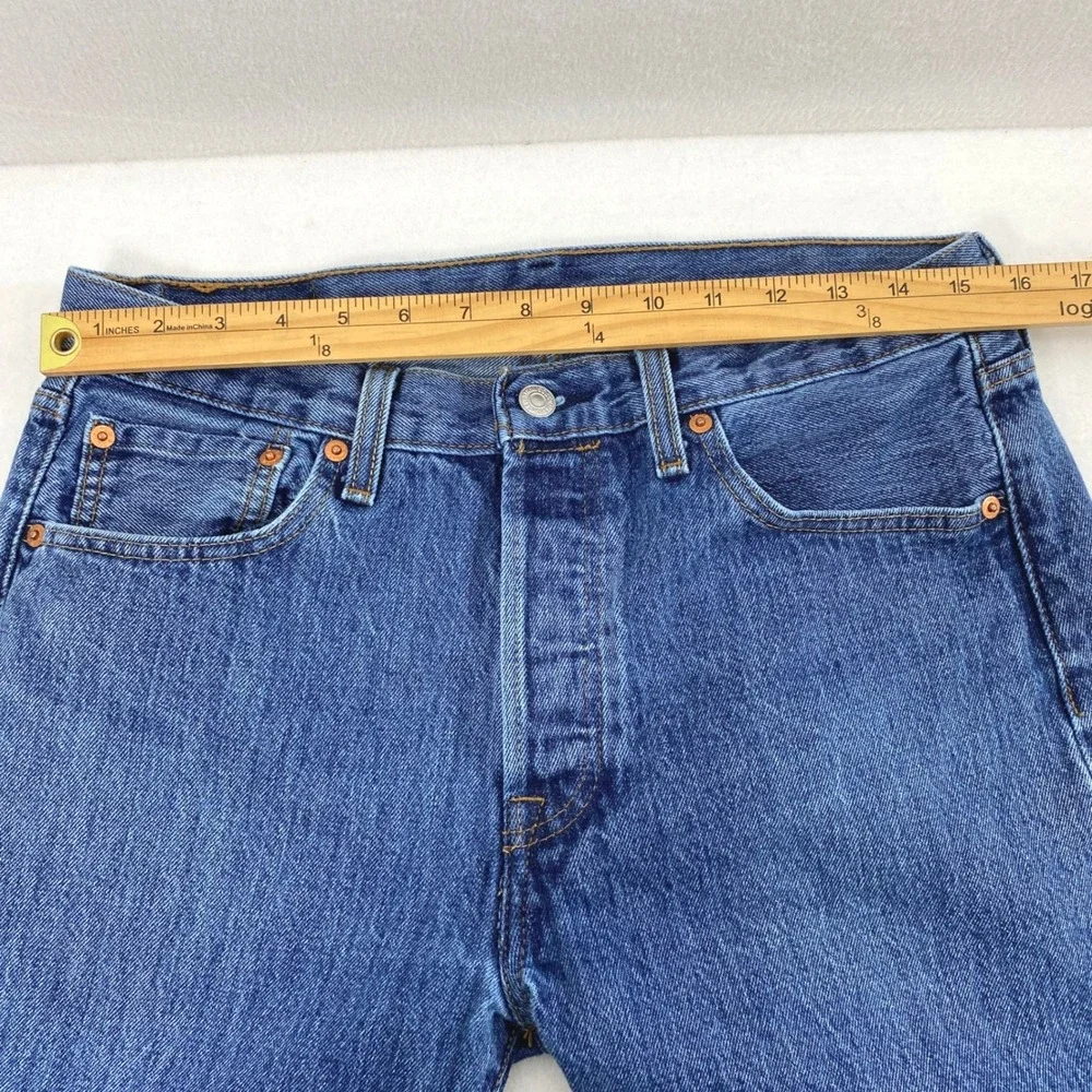 Levis 501 Straight Leg Jeans Mens 31 x 28.5 Button Fly Medium Wash Denim Pants‎